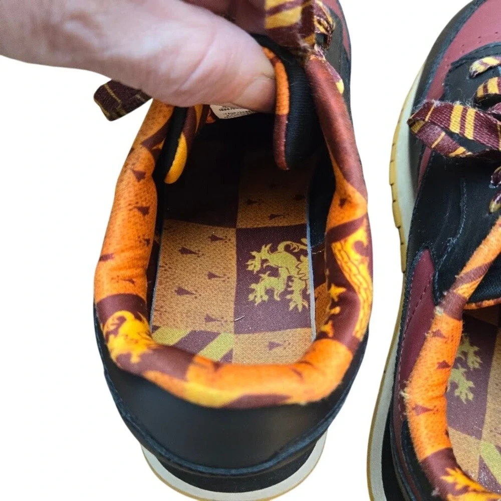 Reebok‎ Harry Potter Gryffindor Sneakers Shoes Kids Size 4.5 Youth